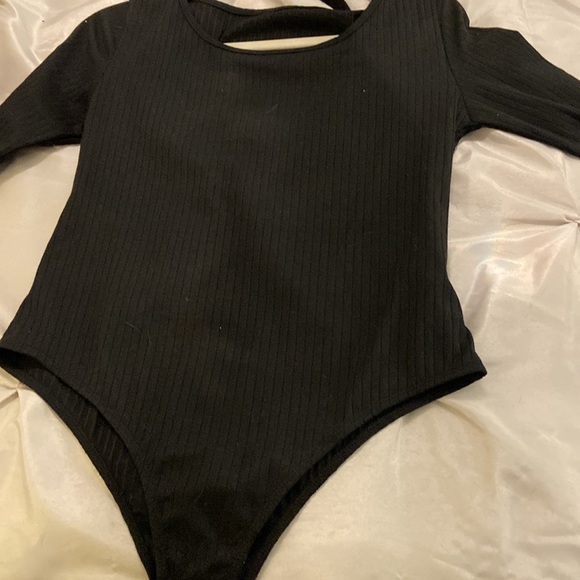 Bundle of two long sleeve bodysuits - Picture 6 of 9
